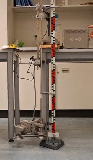 Versuchsaufbau climbing magnets.png