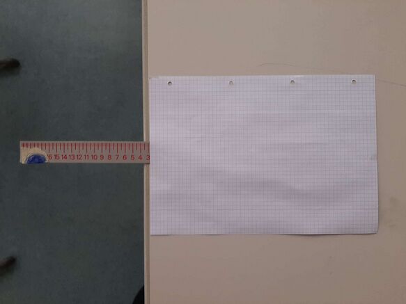 Lineal mit der Länge 40cm und A4 Blatt